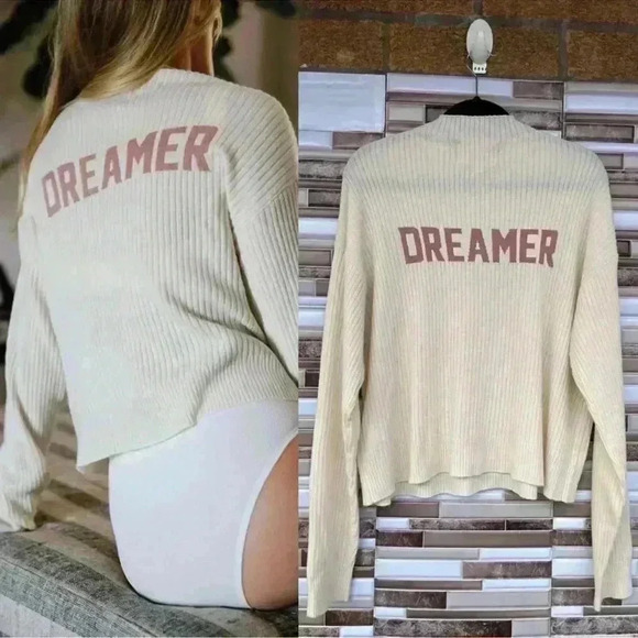 Spiritual Gangster Dreamer Mock Neck
Sweater Cream Large - Picture 3 of 12